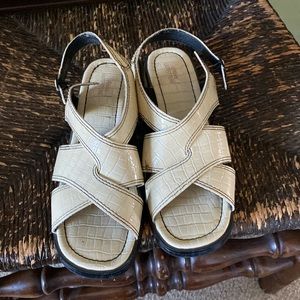 Urban Outfitters sandals size 9